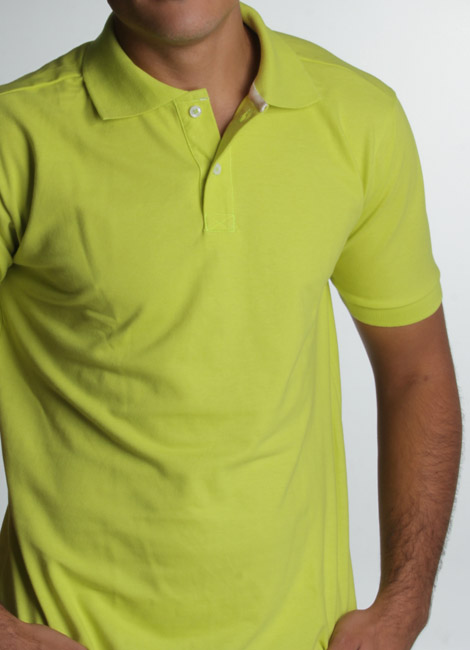 confecção de camisa amarelo canário polo masculina com bordado
